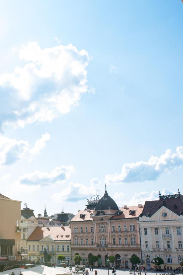 Old Town Square Apartment Novi Sad Eksteriør billede